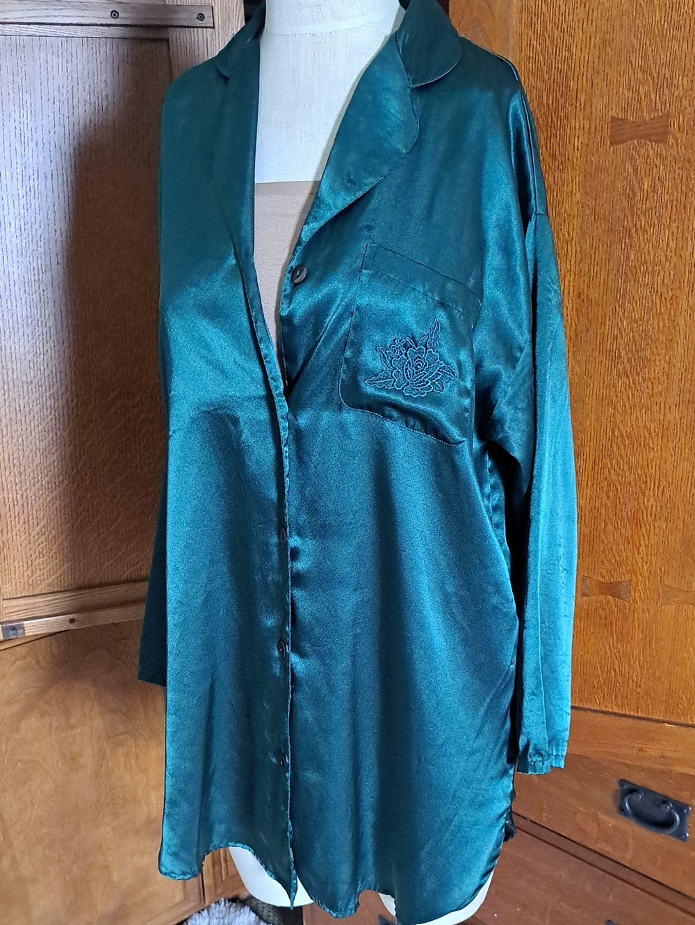 Vintage Y2K Victoria’s Secret Emerald Satin Robe XS Pink Heart Tag